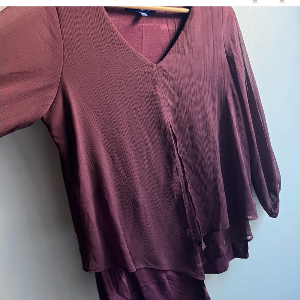 Apt 9 maroon business casual top
size medium
Preloved no known flaws